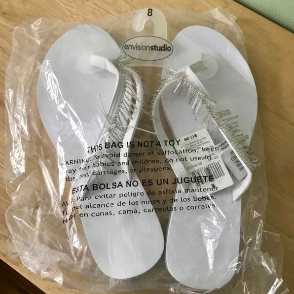 EnvisionStudio Sz.8 White Flip Flops w/Silver Beaded Fringe Trim - Picture 3 of 6